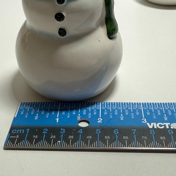 The Snowmen Pair Ceramic Novelty Collectible Salt & Pepper Shakers Original 2006 - Picture 11 of 12